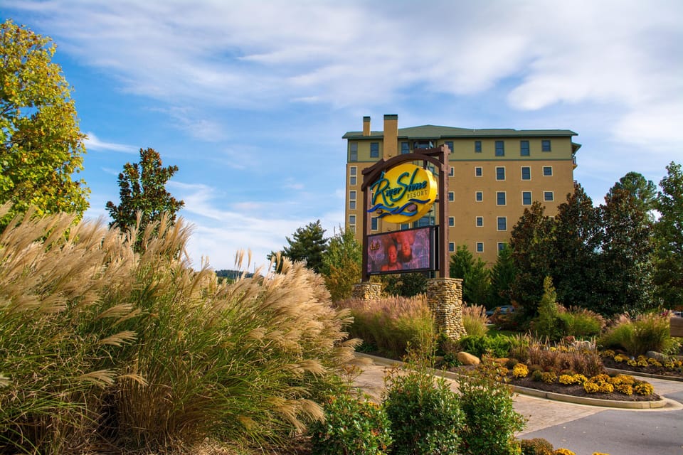 Welcome to our luxurious two Bedroom Condo within the Riverstone Resort. 