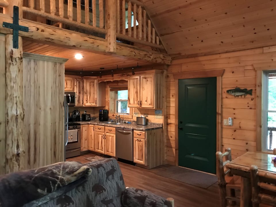 Side kitchen view
