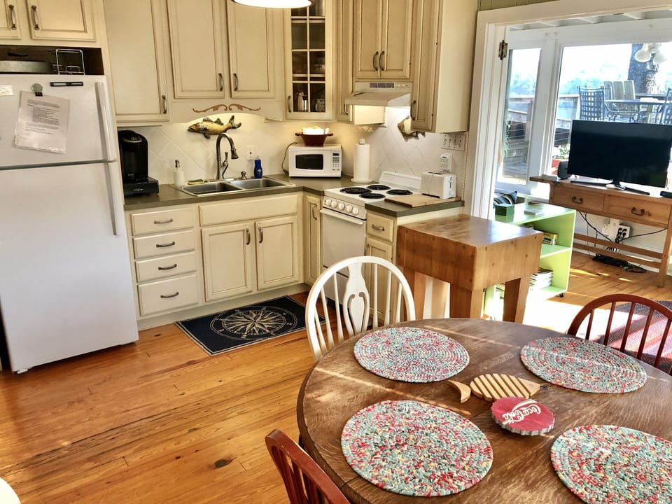 Fully-equipped kitchen