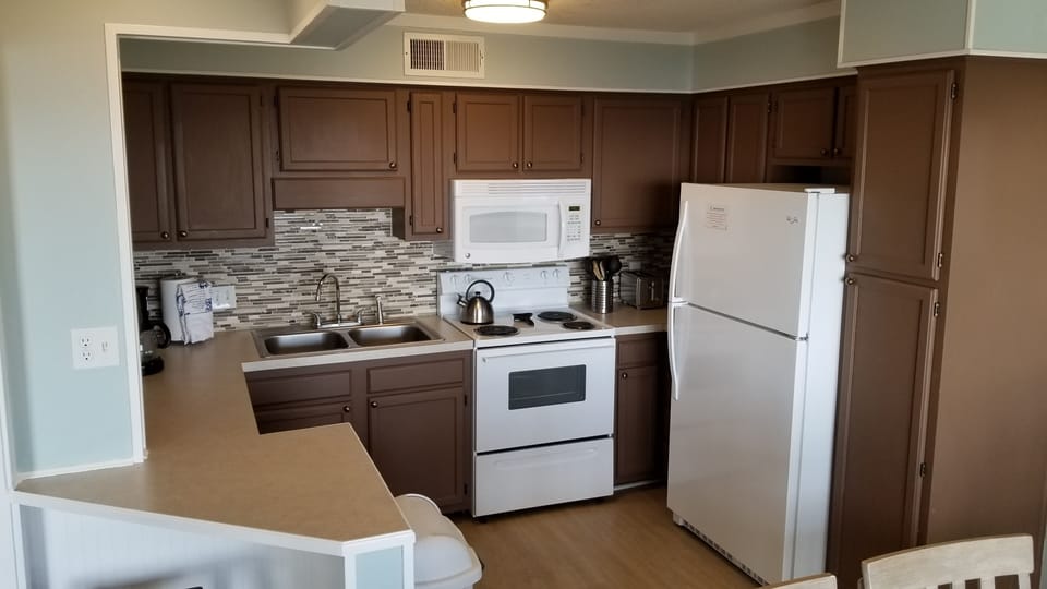 Kitchen Pic#2