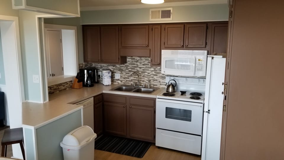 Kitchen Pic#1