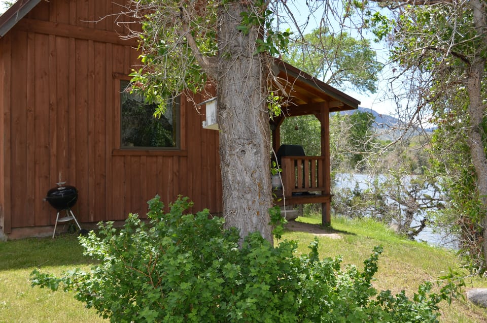 Cabin from the west side....