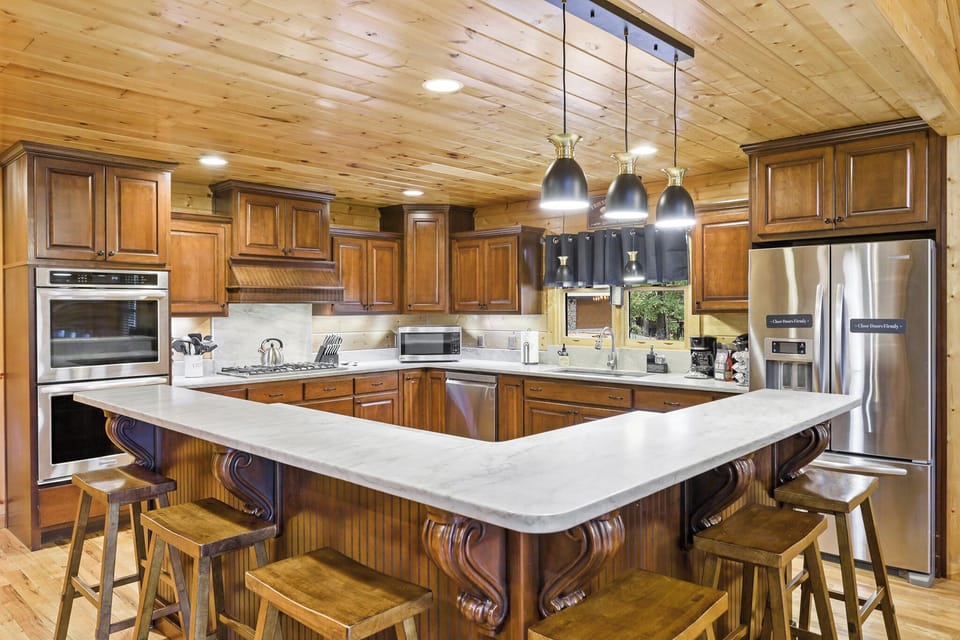 Huge Chef's Kitchen - Stocked