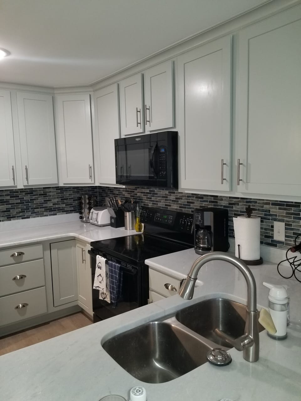 New Kitchen Countertops and Cabinets 