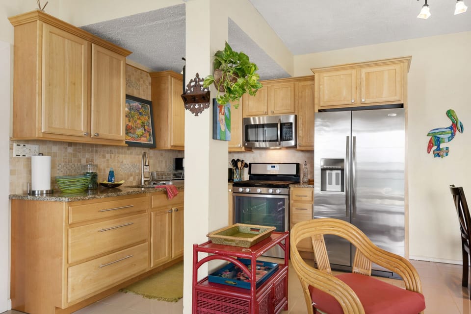 Ocean Retreat Kitchen