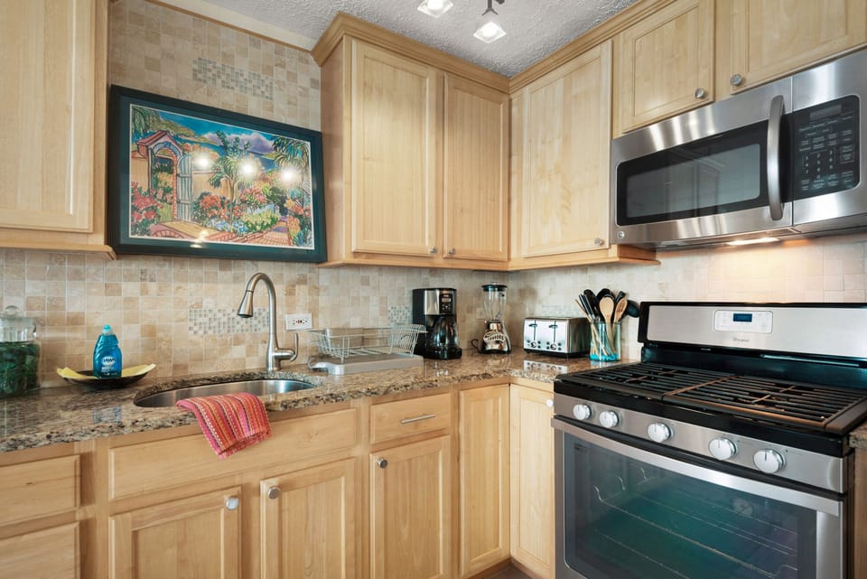 Ocean Retreat Kitchen
