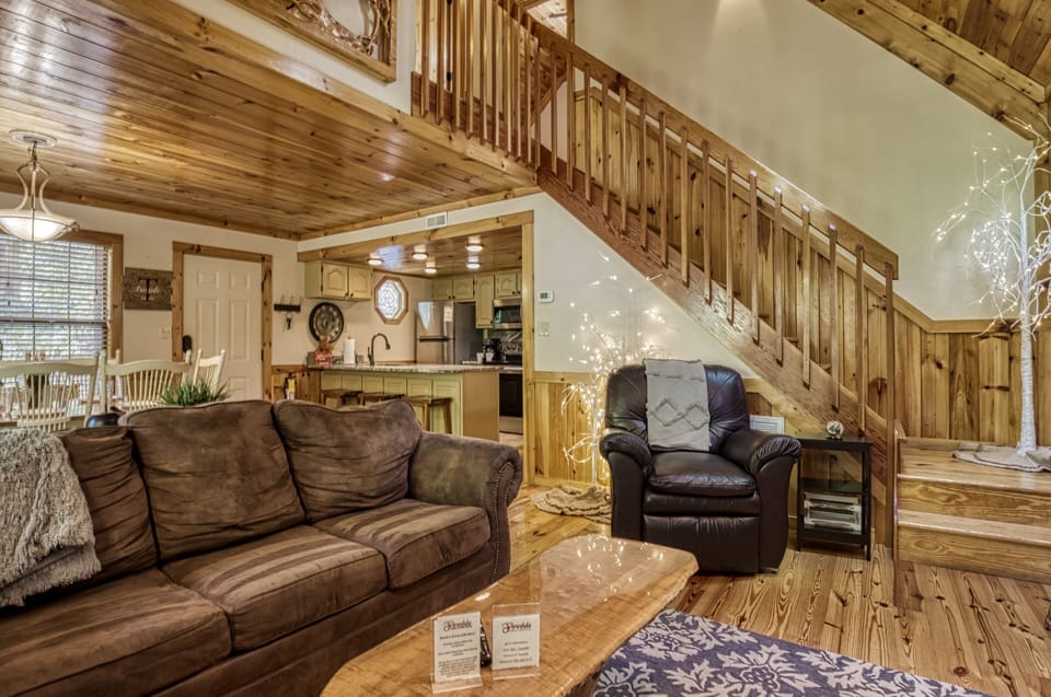 Pigeon Forge Pet Friendly Chalet "Treeside" - Living room and loft area