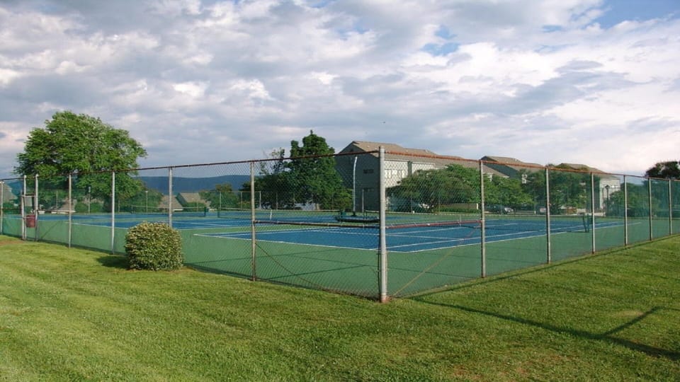 Tennis and pickle ball courts