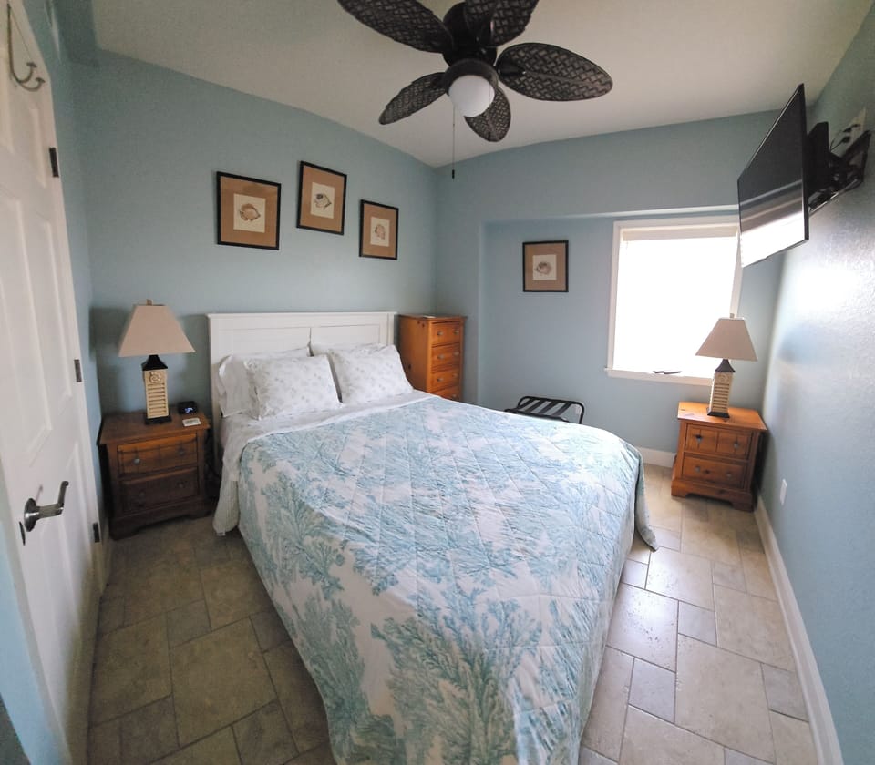 Second Bedroom - Queen