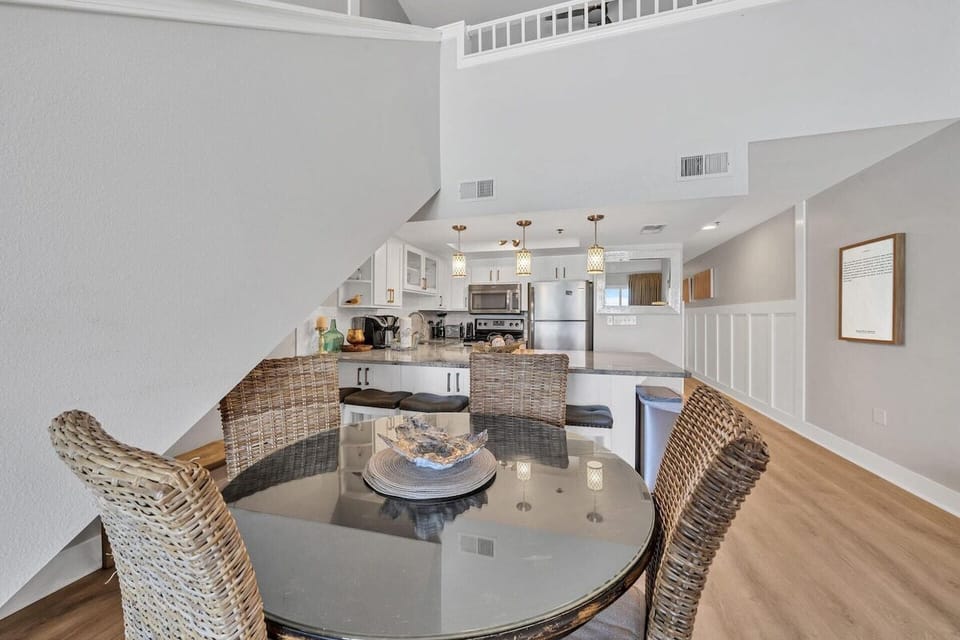 Dining Area for 4