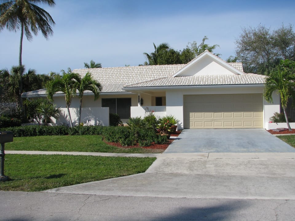 Front of home.  Opens up into 2100 sq ft