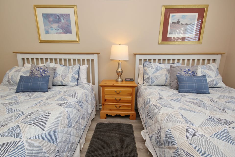 master bedroom - 2 queen beds