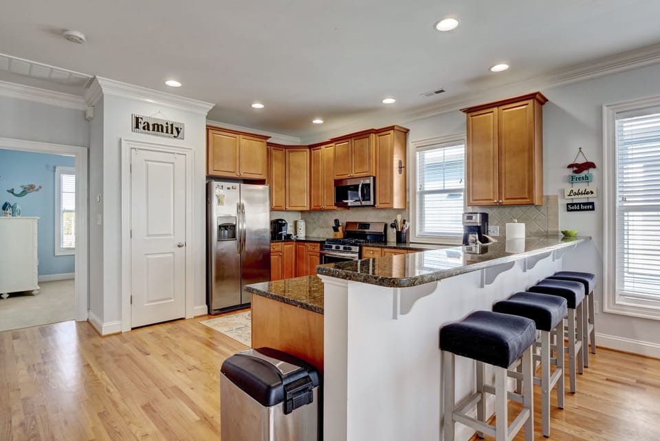 Dining/kitchen space