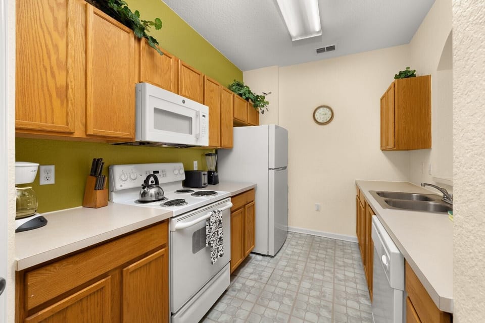 Fully equipped kitchen