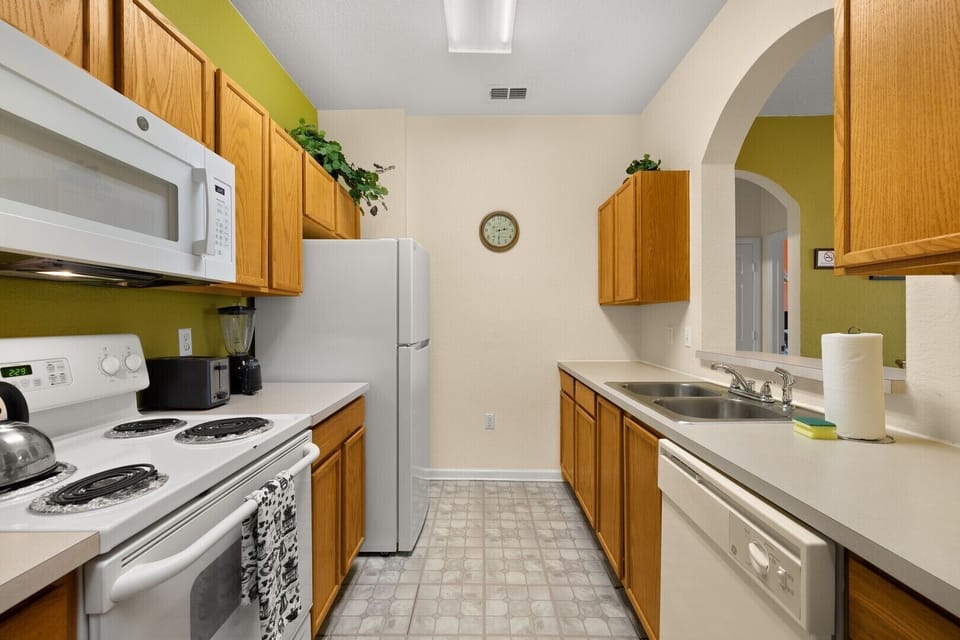 Fully equipped kitchen