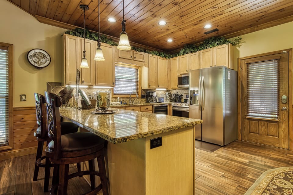Luxury Smoky Mountain Vacation Rental "Crystal Waters" - Bar top and fully furnished kitchen