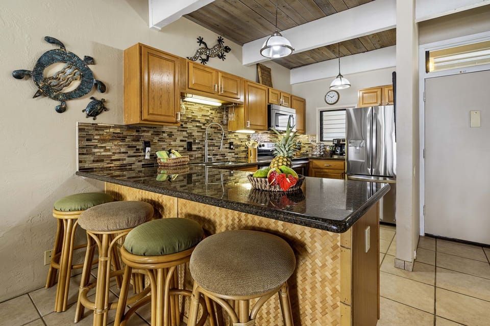 Breakfast Bar at Kitchen