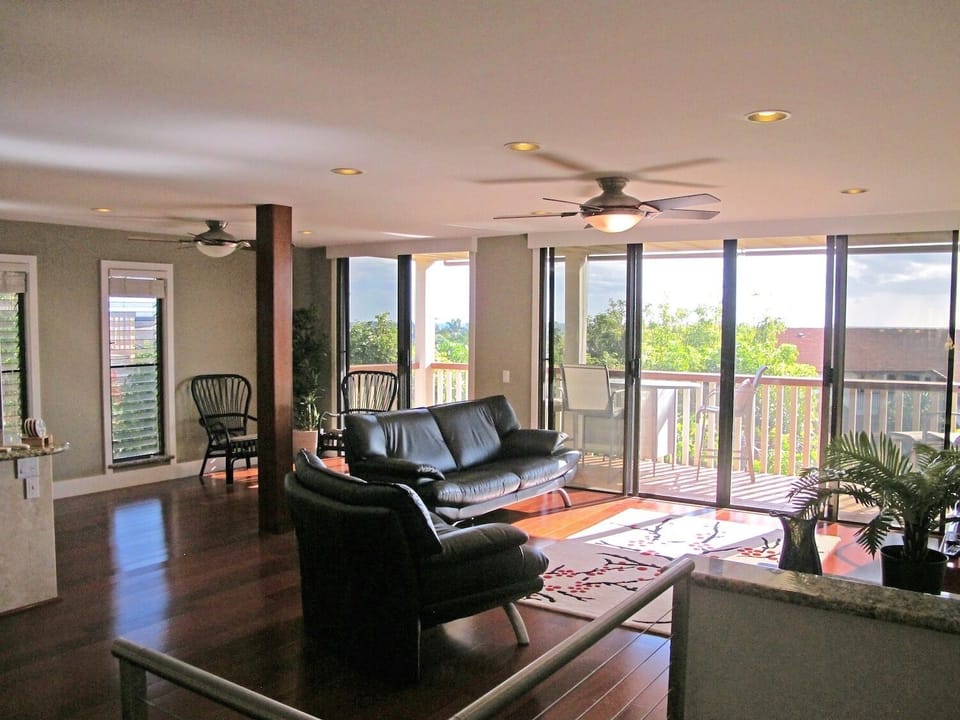 Open, Airy, and Bright with lots of breeze and windows