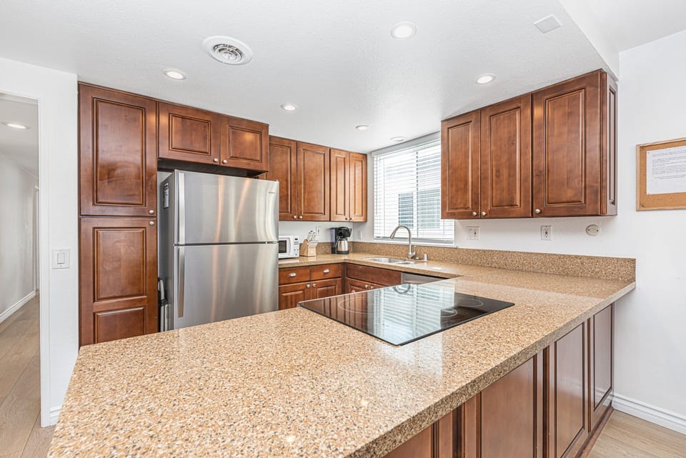 Kitchen is fully-stocked with dishes, cooking, baking and meal prep gear. All standard large and small appliances included. See listing description for more supply details.
                