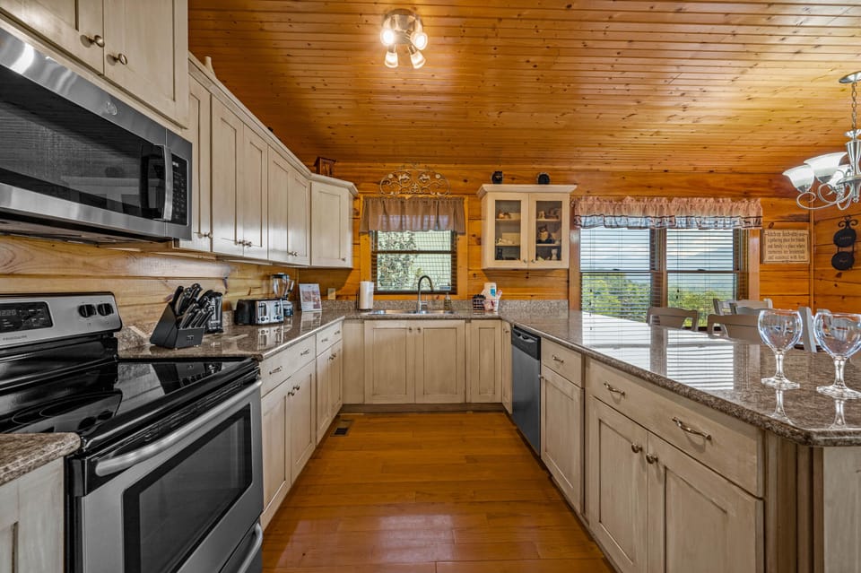 Large Kitchen to make an amazing meal or dessert!