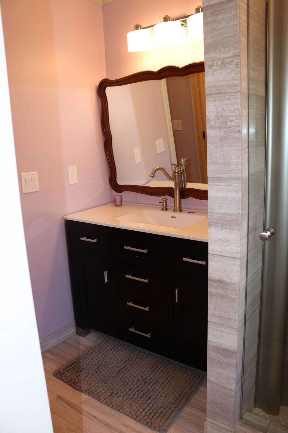 Master bathroom #1  En suite w/heated stone tile floors, Fantastic in the winter