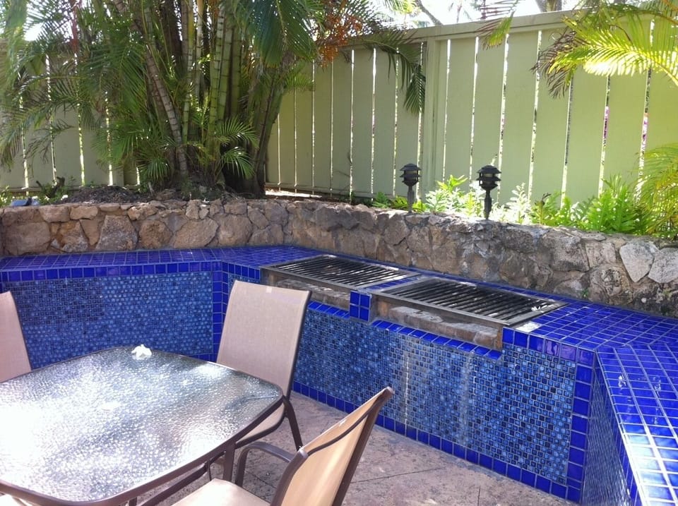 Pool side BarBQ anyone?