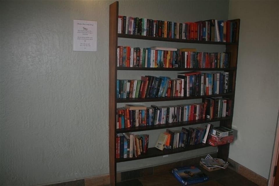 Free lending library