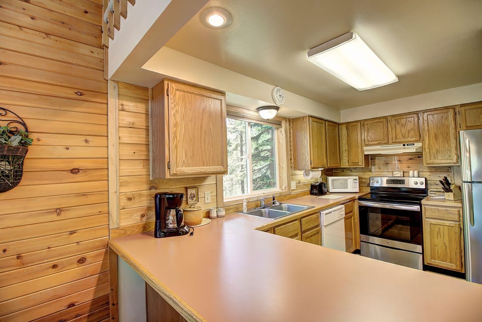 Kitchen with all new appliances and pantry - Main floor