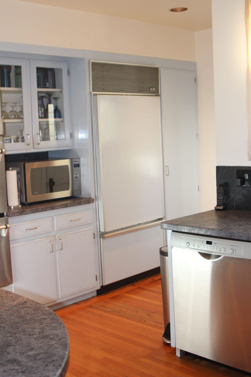 Granite countertops, Subzero refrigerator/freezer, microwave, Bosch dishwasher