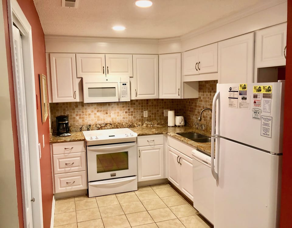 fully equipped kitchen