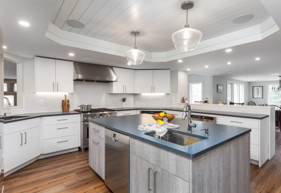 Modern and bright kitchen, perfect for families and groups to cook together.