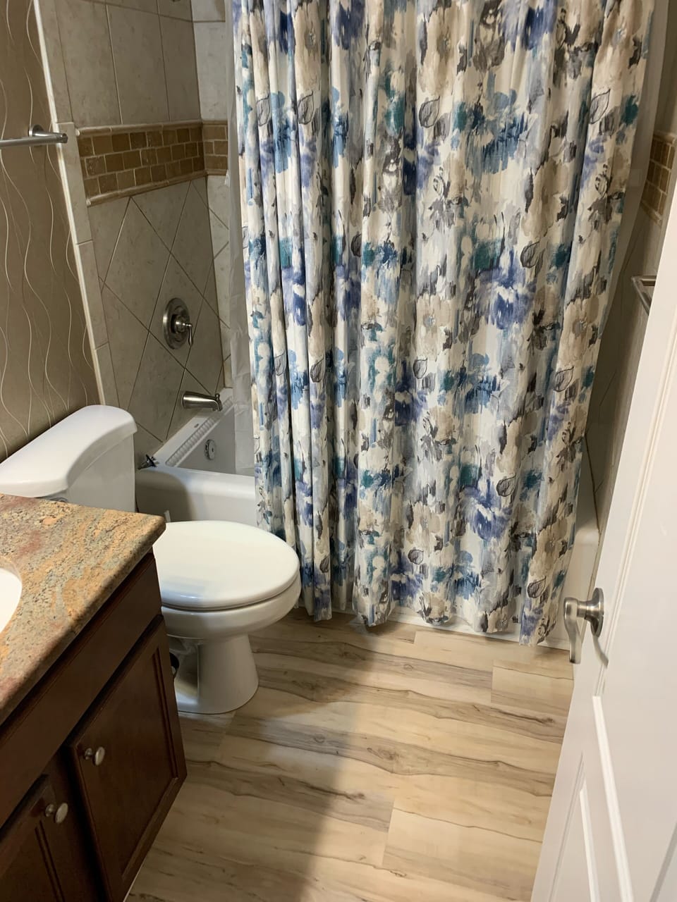 Hall Full Bathroom