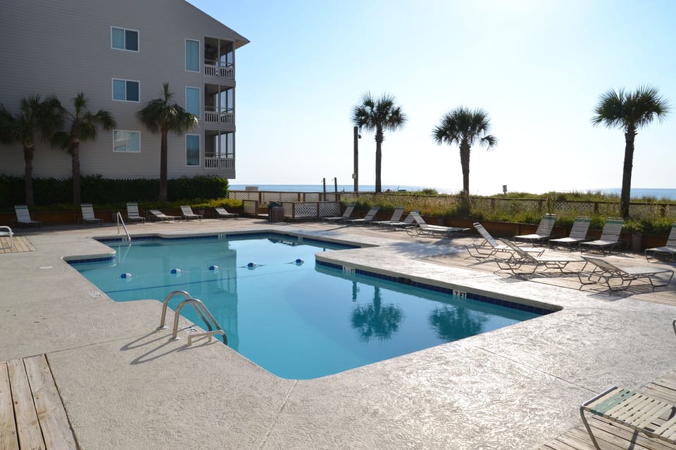 Pool view to the beach