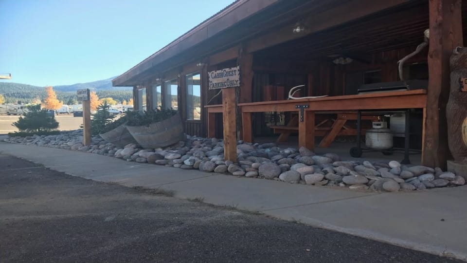 Welcome to the Grand Canyon Brewery Cabin
