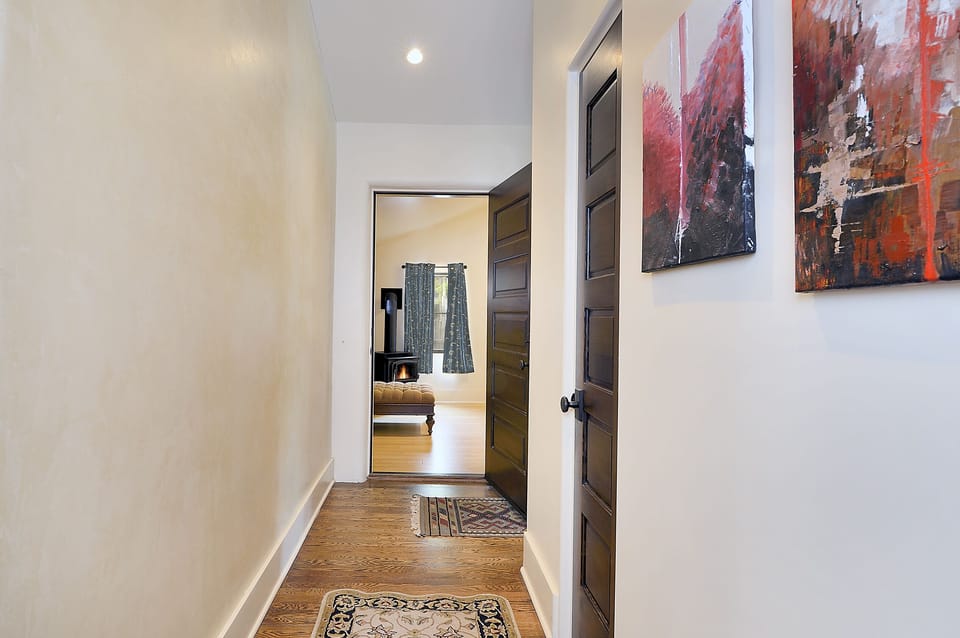 Hallway to twin bedroom