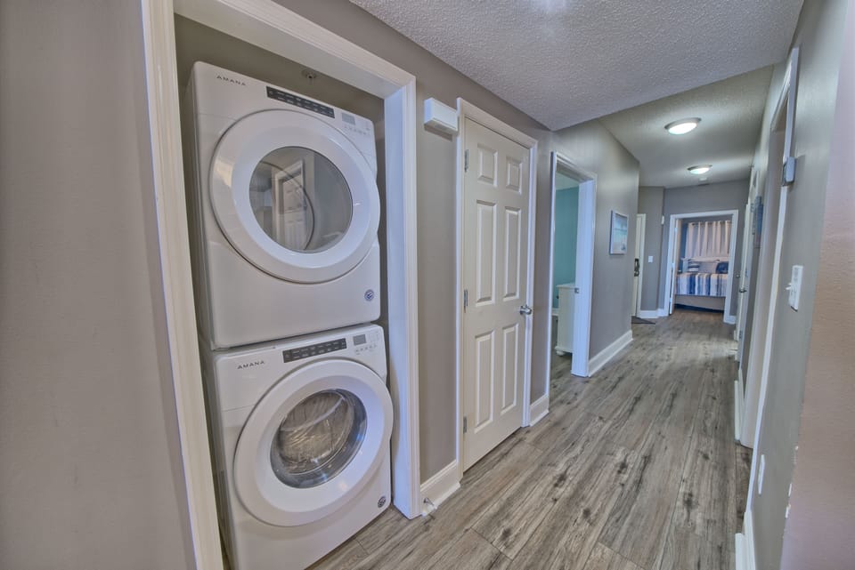 Full size washer & dryer
