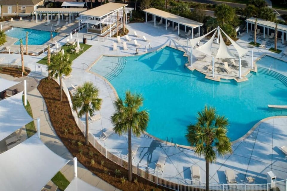 Your beach pool with free parking