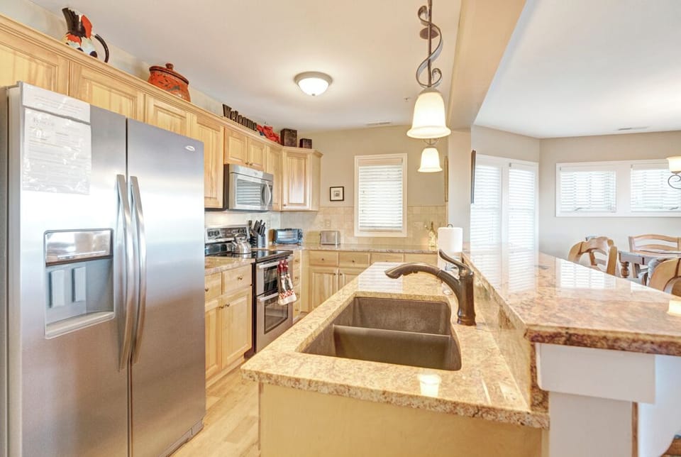 Kitchen--- Granite Counter-tops, Stainless Steel