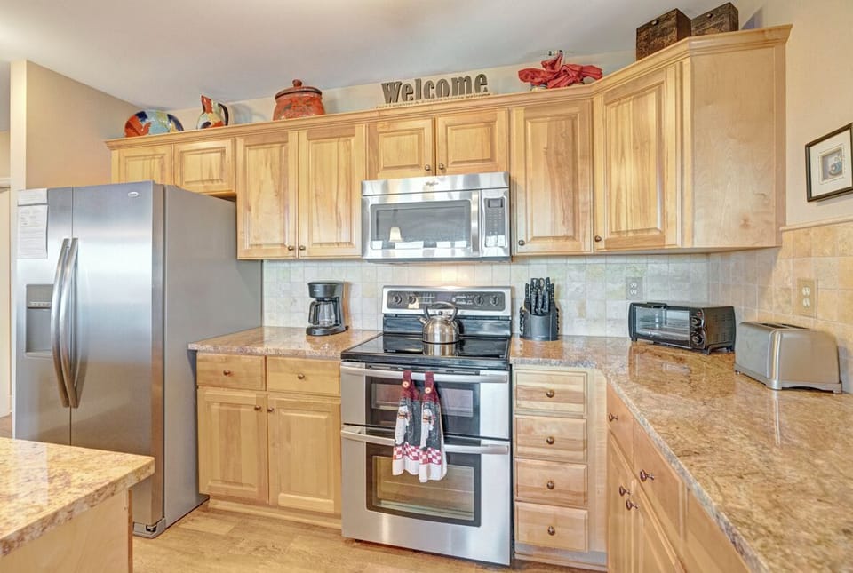 Kitchen--- Granite Counter-tops, Stainless Steel