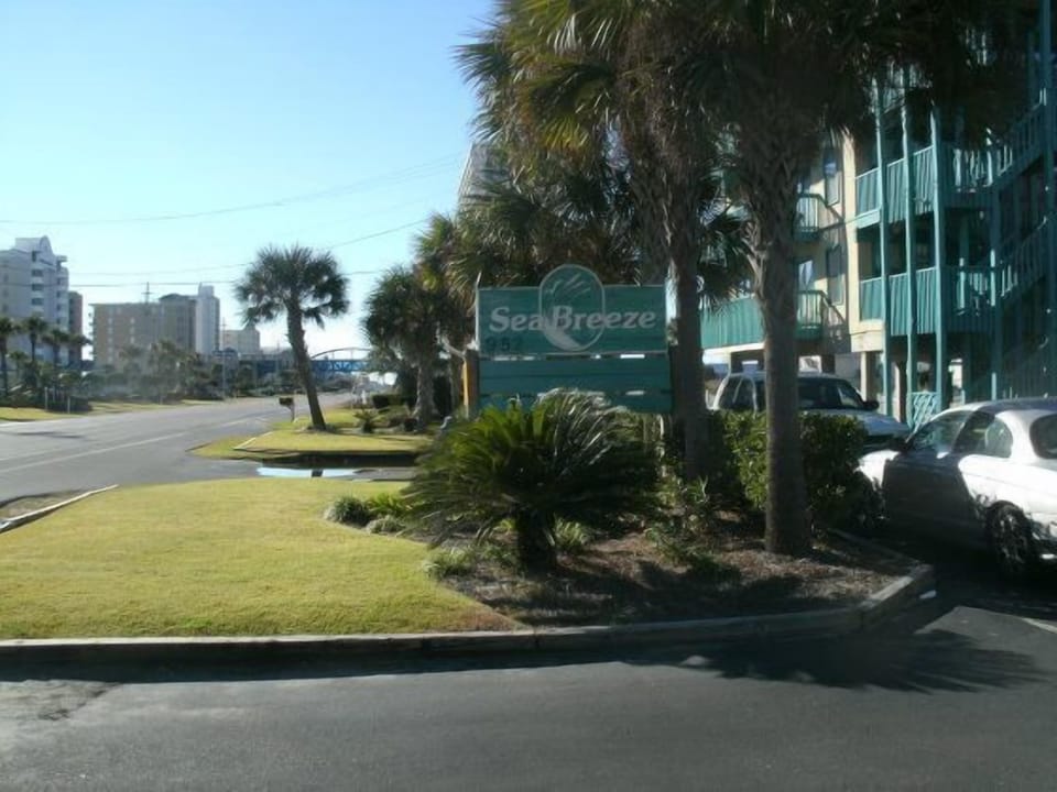 Sea Breeze Condominiums
952 W. Beach Blvd
Gulf Shores