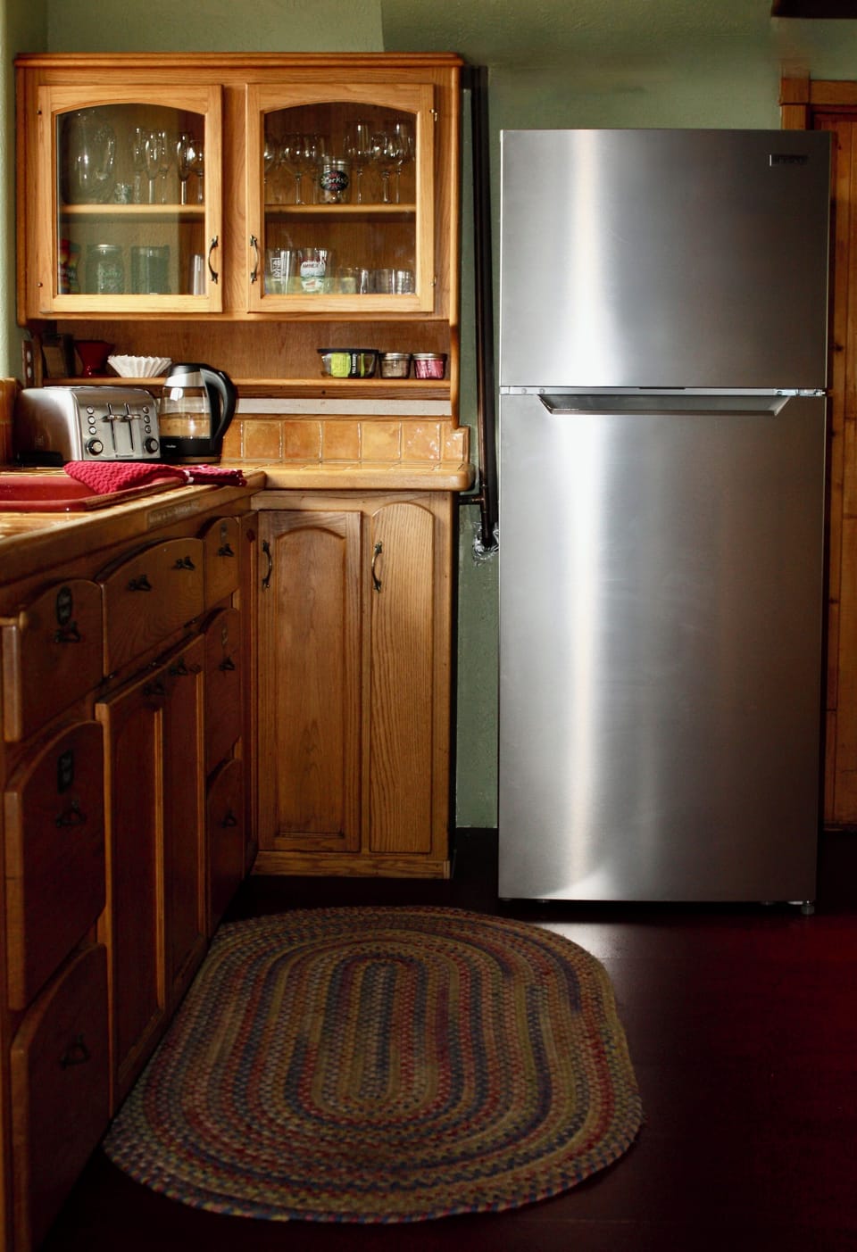 Well-equiped kitchen for cooking together.