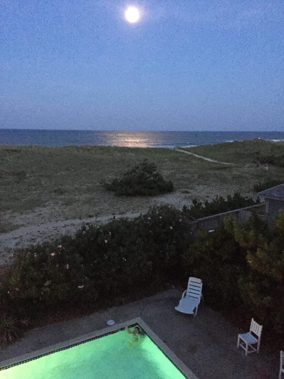 Moon over Waves (NC!)swimming pool at night