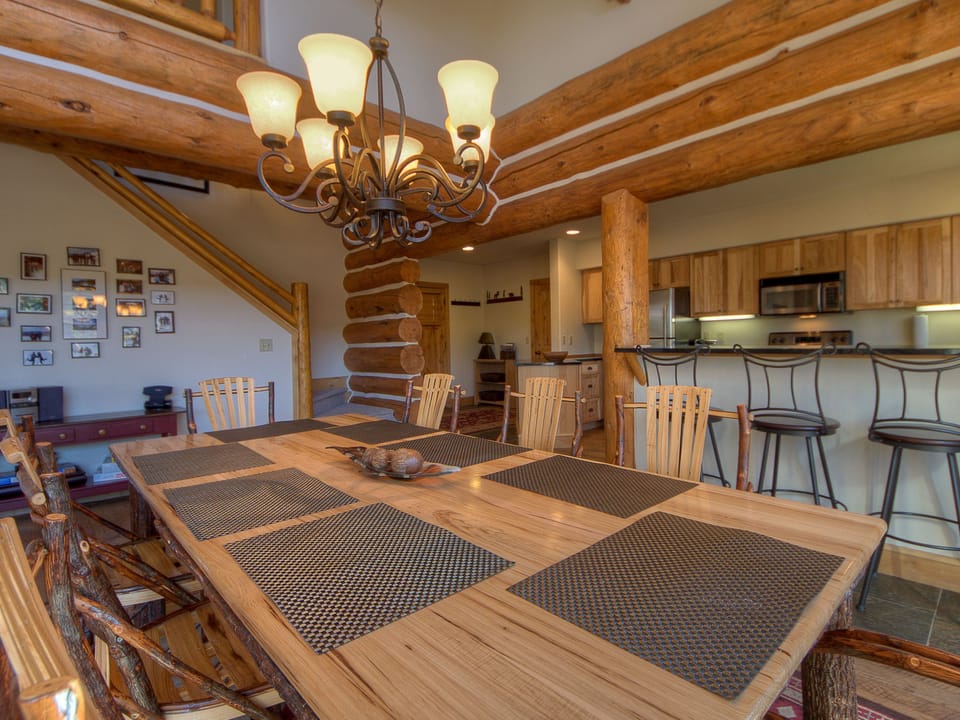 Powder Ridge Cabins, 13 Rosebud, Dining, 2