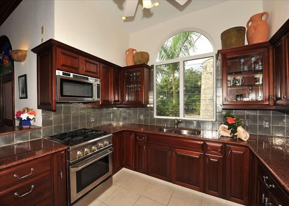 A well equipped kitchen making meals a breeze.