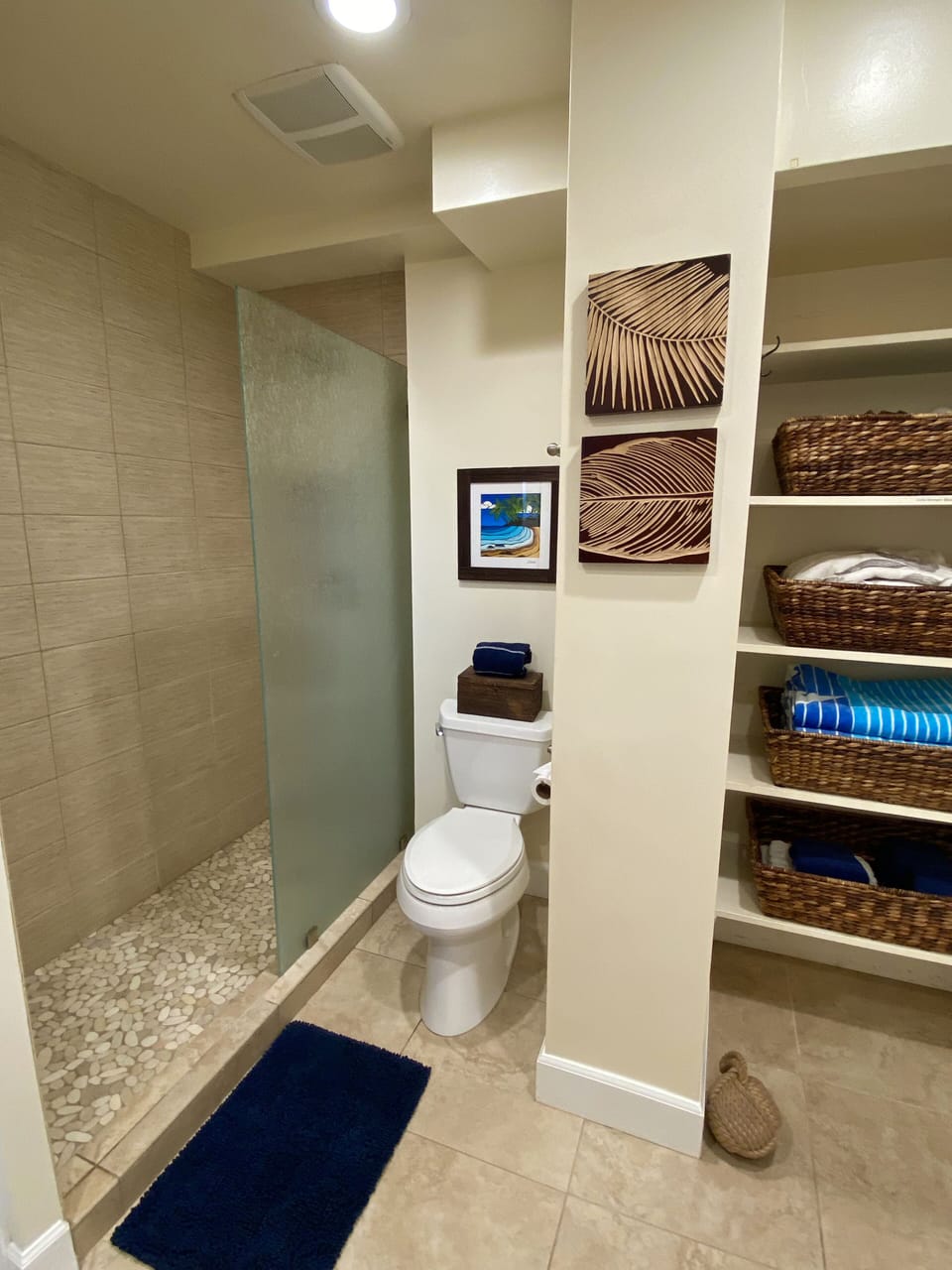Bath 1 - Main Floor