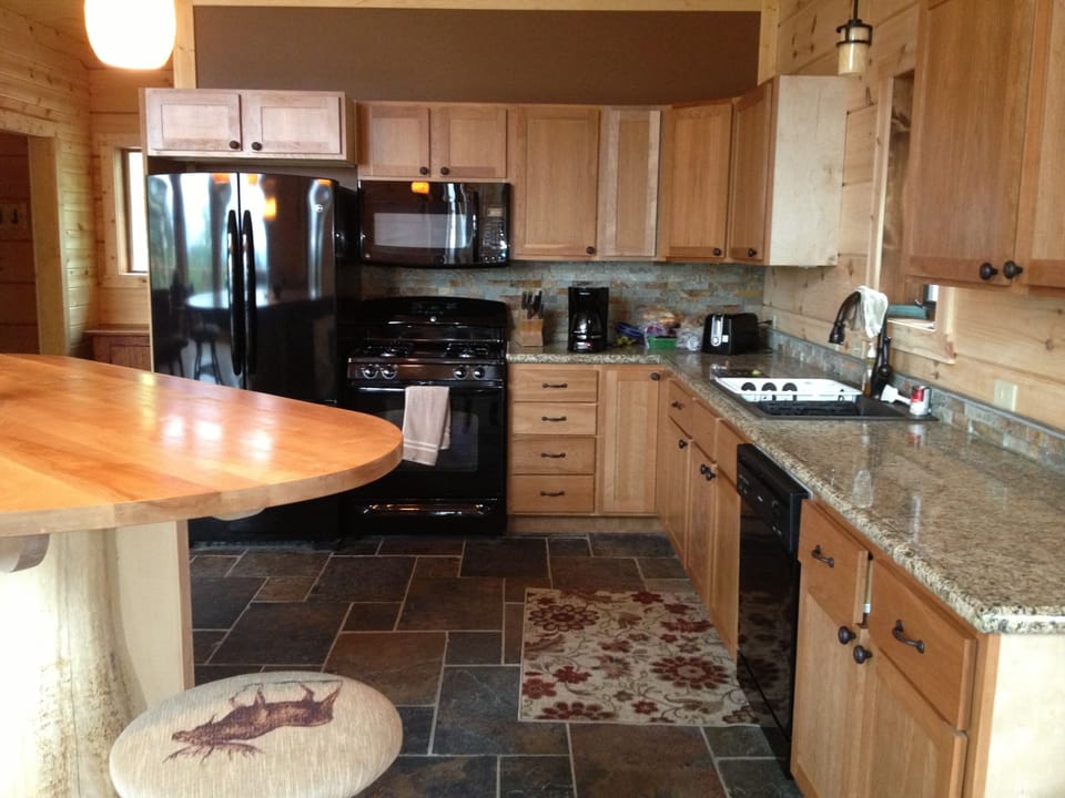 Complete kitchen with everything needed to prepare meals. 