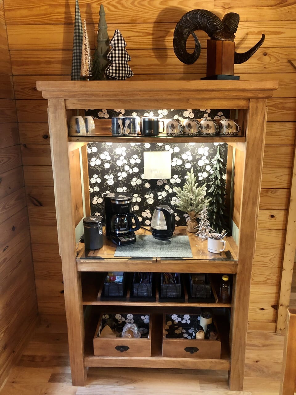 Coffee and tea bar