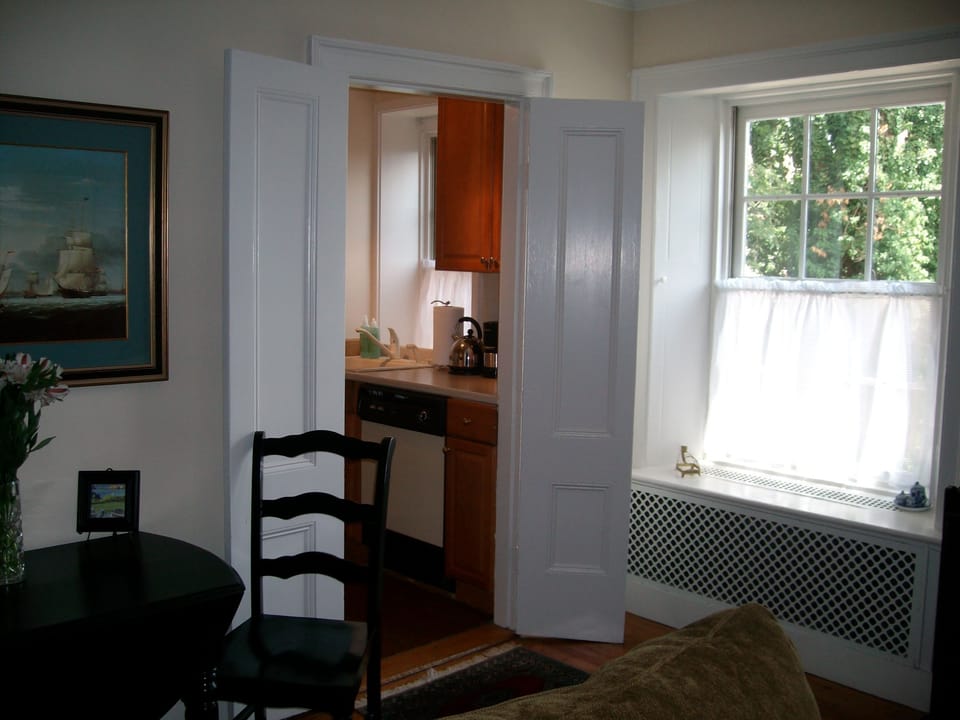 Entrance to kitchen