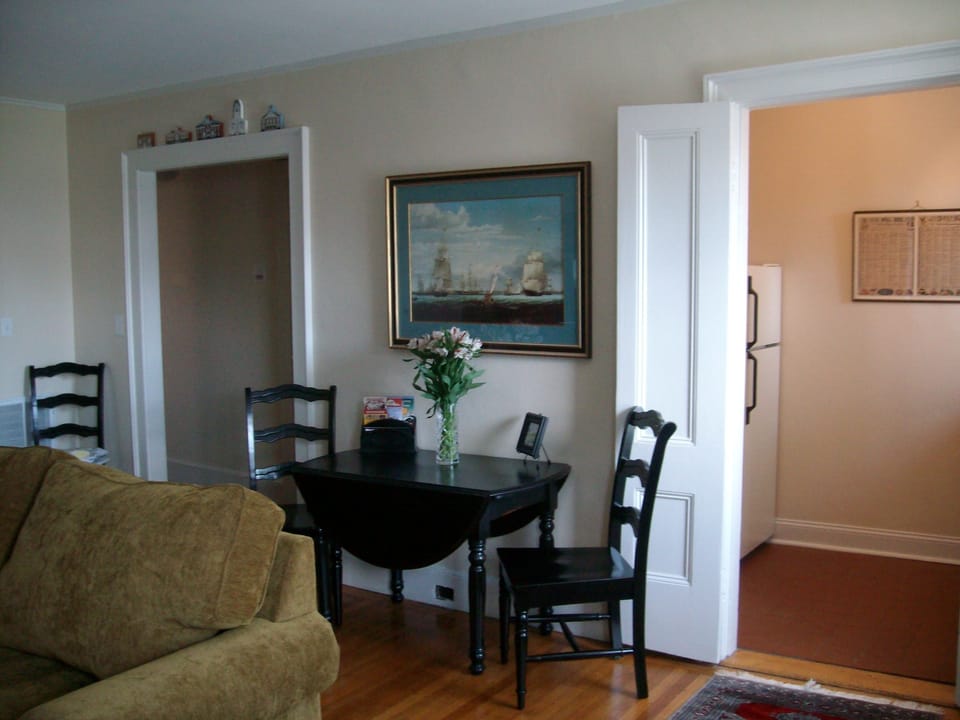 View of eating area into kitchen