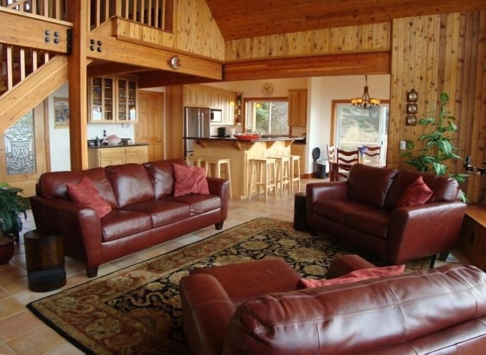 Gorgeous Cedar Interior and Fine Leather Furniture Adorn Sand Castlemore
